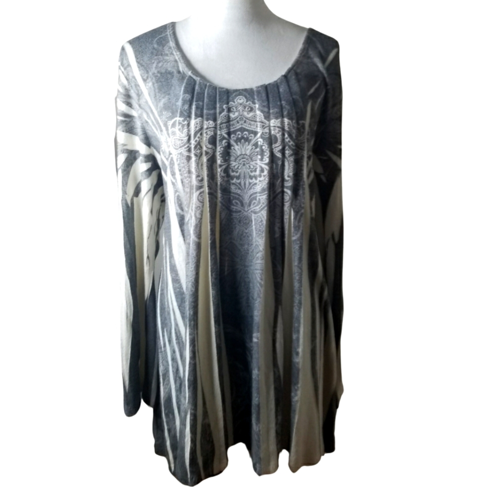 The Pyramid Collection Plus Size Pleated Front Soft Tunic